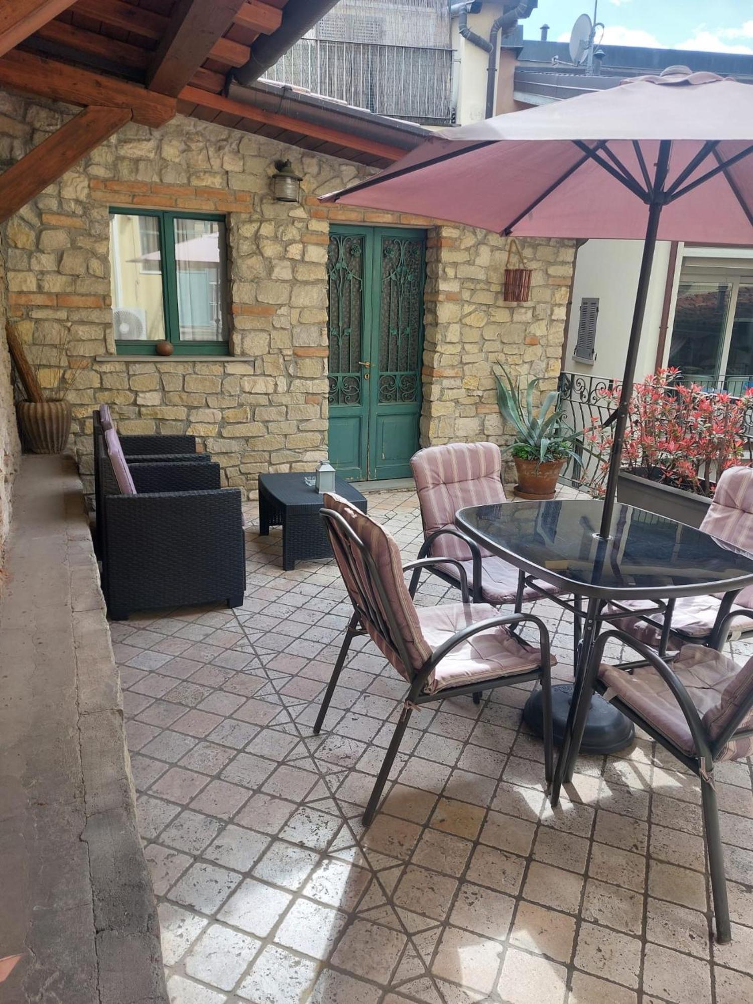 La Casa Nel Borgo Villa Bergamo Bagian luar foto