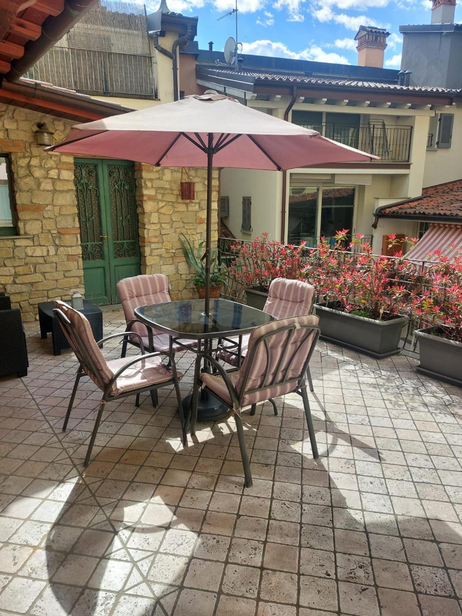 La Casa Nel Borgo Villa Bergamo Bagian luar foto